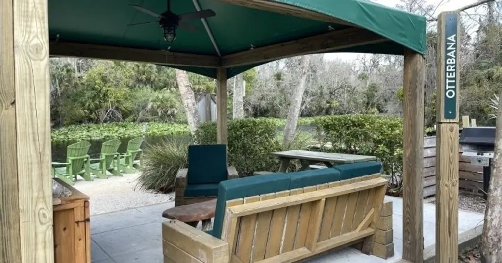 otter-cabana